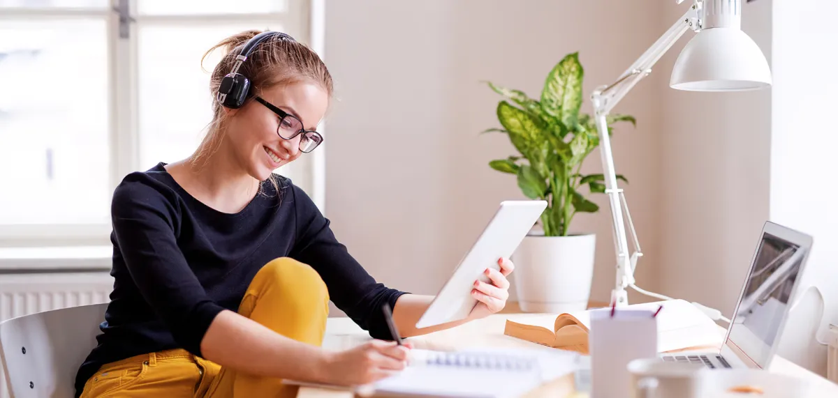 Descubre, conversa y decide tu futuro: Completa tus datos y cuéntanos qué orientación necesitas.